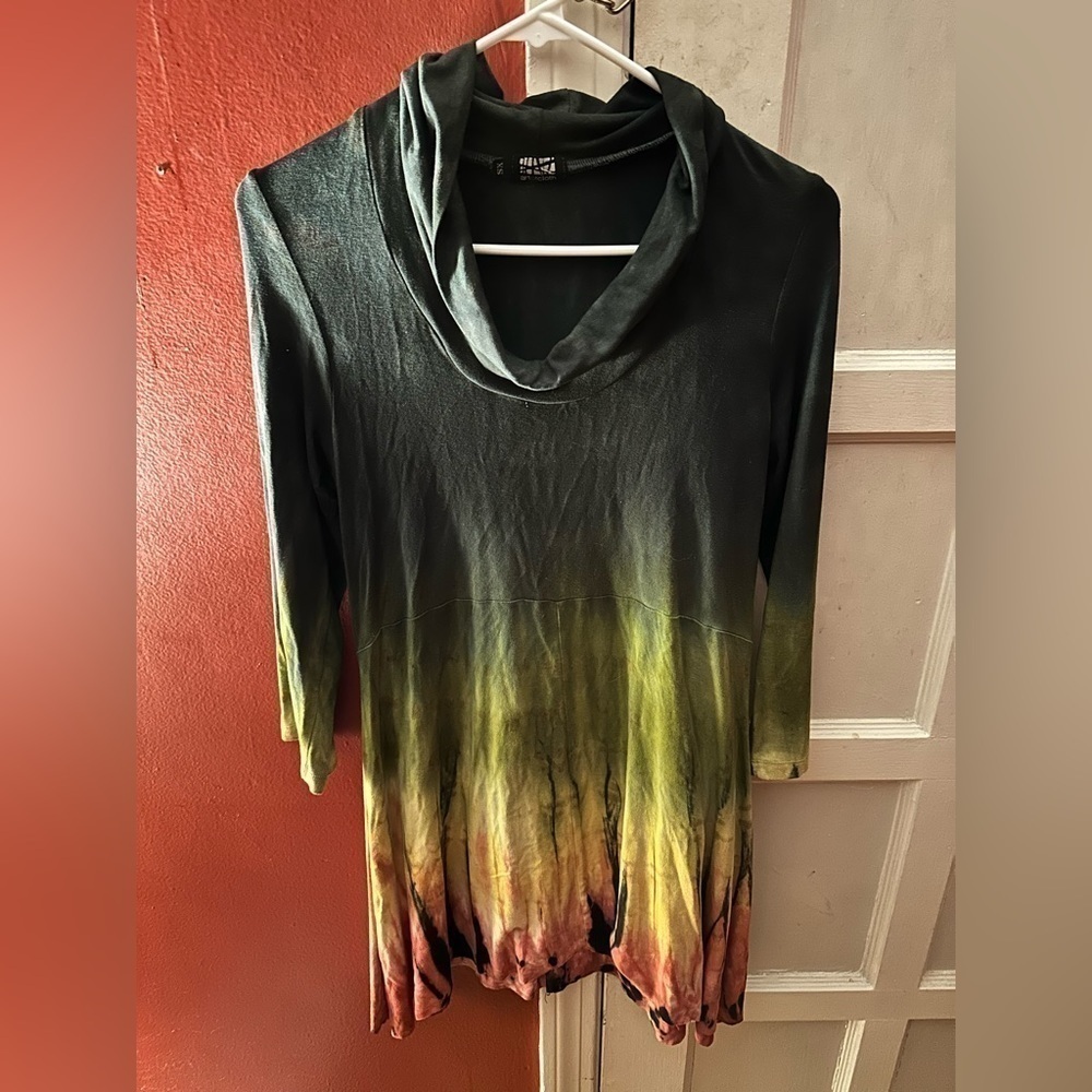 Art of Cloth Ombre Tie Dye Shark Tail Cowl Neck Tunic - Picture 7 of 10